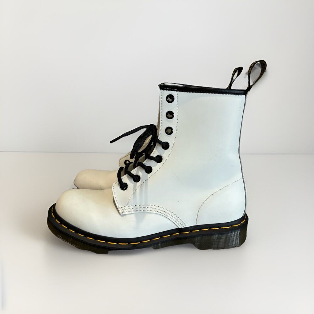 Dr. Martens Women’s Size 8 39 Doc Air Wair 11821 White Combat Boots New